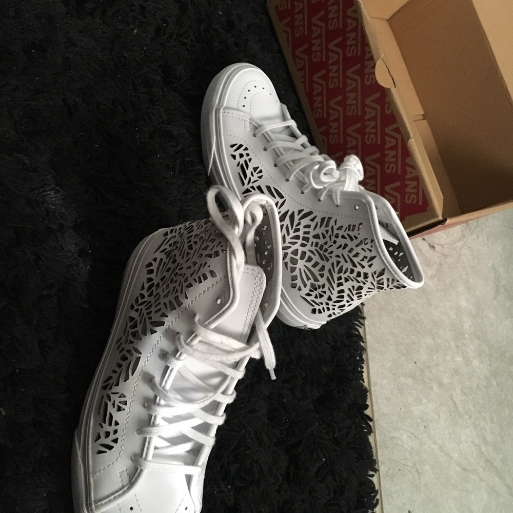White vans - Picture 5 of 8